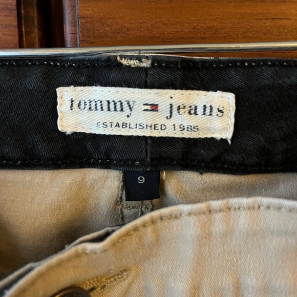 Tommy Jeans Cargo Khaki Pant - Picture 2 of 5